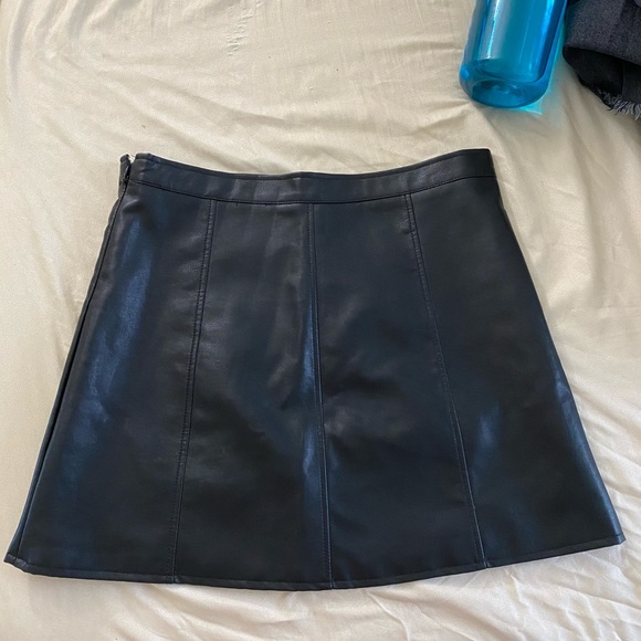 skirts - Picture 7 of 16